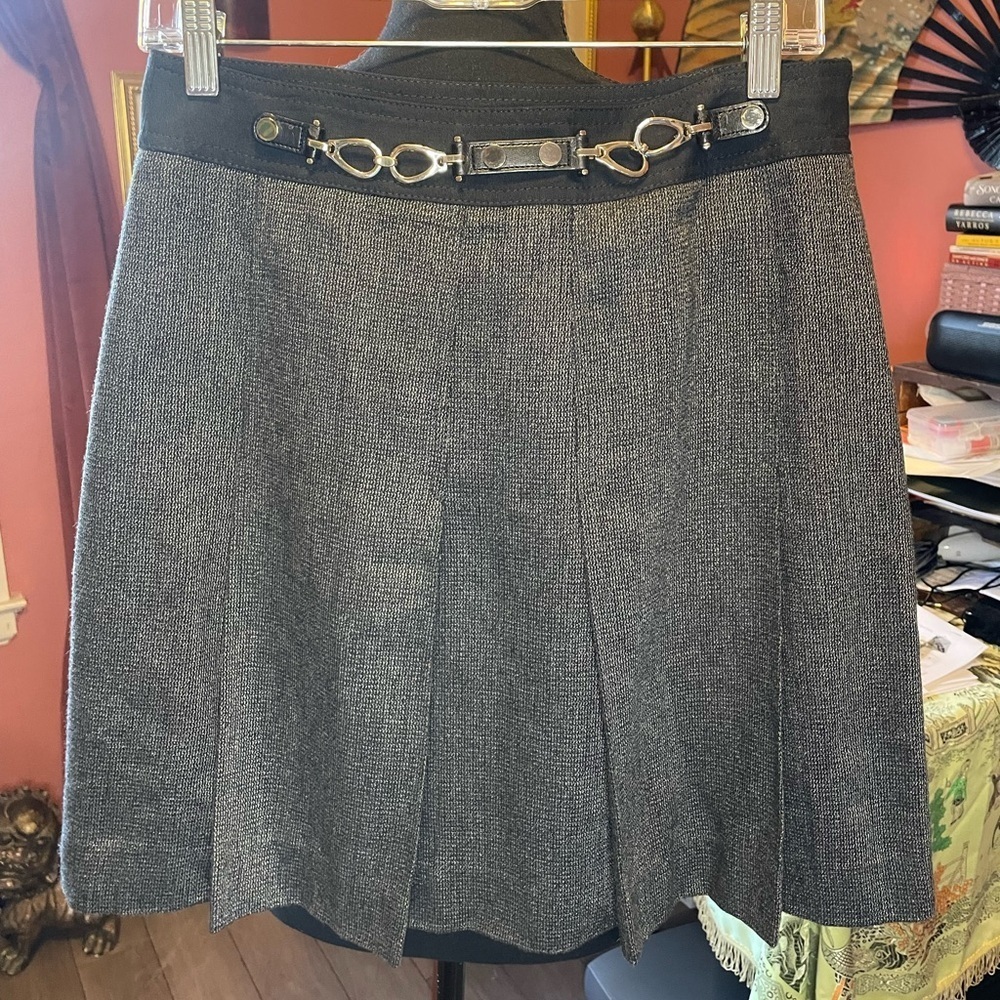 Vintage Y2K Etcetera grey wool pleated mini skirt with leather and silver belt - Picture 2 of 4